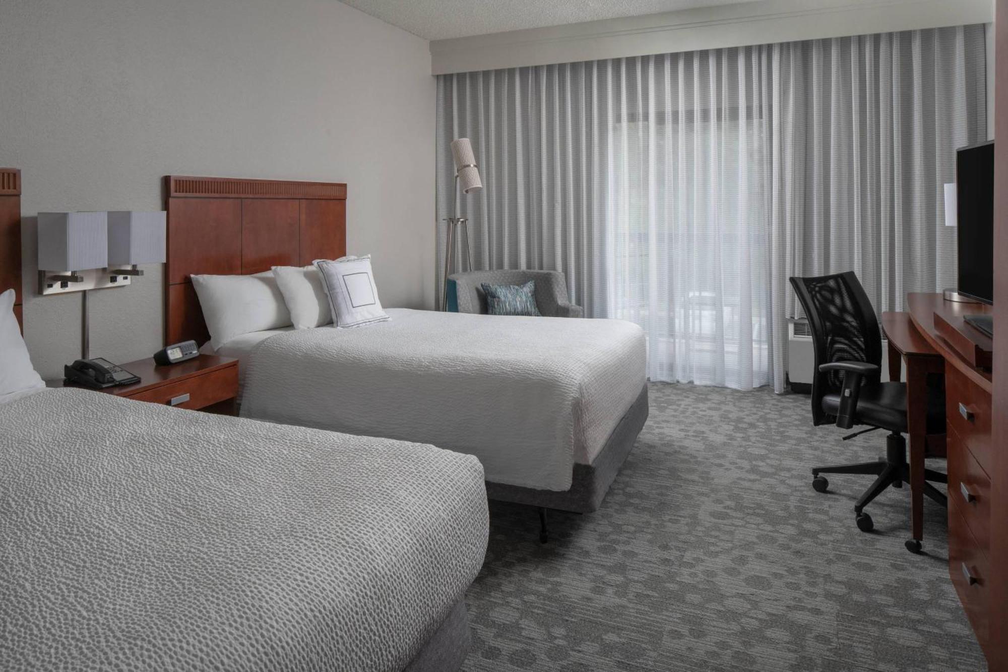 Courtyard By Marriott Jacksonville At The Mayo Clinic Campus/Beaches מראה חיצוני תמונה