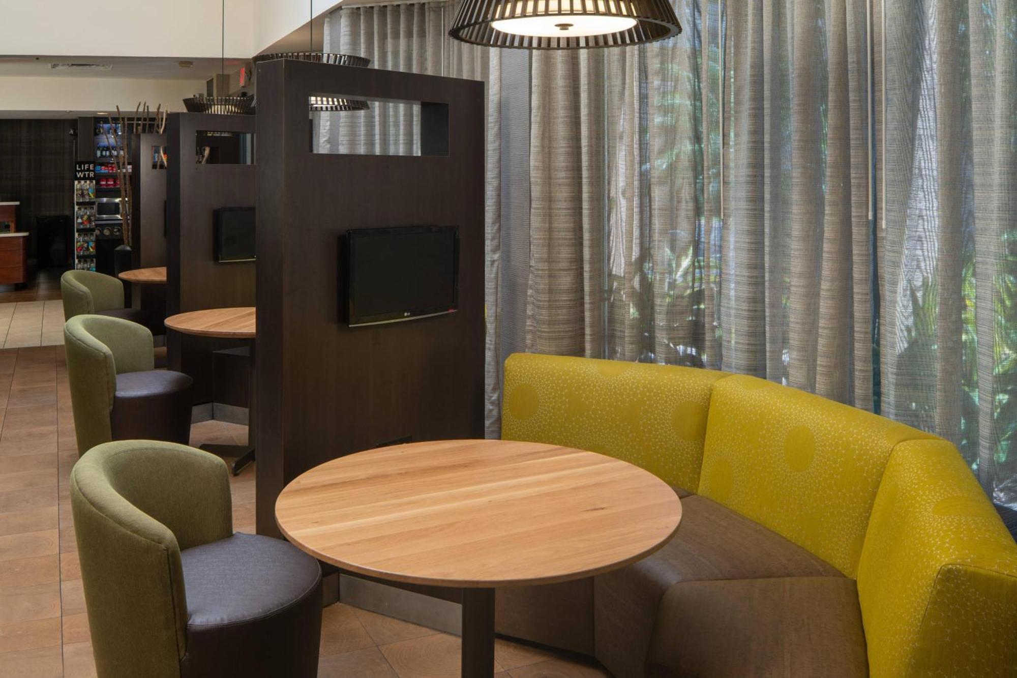 Courtyard By Marriott Jacksonville At The Mayo Clinic Campus/Beaches מראה חיצוני תמונה